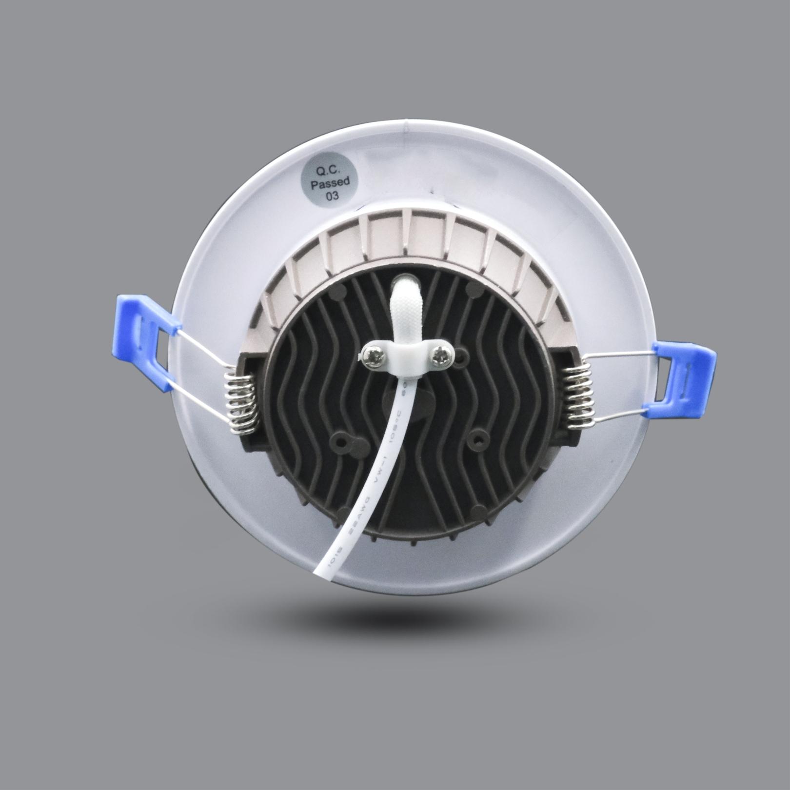 Den-downligh-am-tran-vien-vang-7w-RRDE100L7-CCT-4